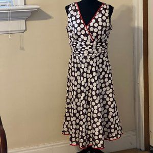 Amanda Lane Brown, white polka dot, red trim sleeveless V neckline dress  SZ 10